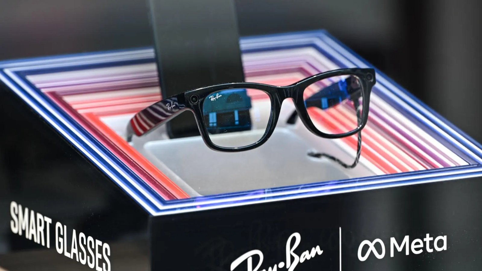 meta-essilorluxottica-yatirim.jpg