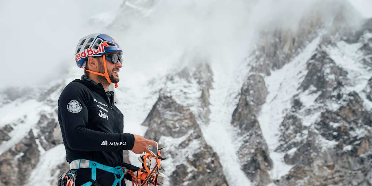 andrzej-bargiel-red-bull-khumbu-icefall-mount-everest-nepal-2025.jpg