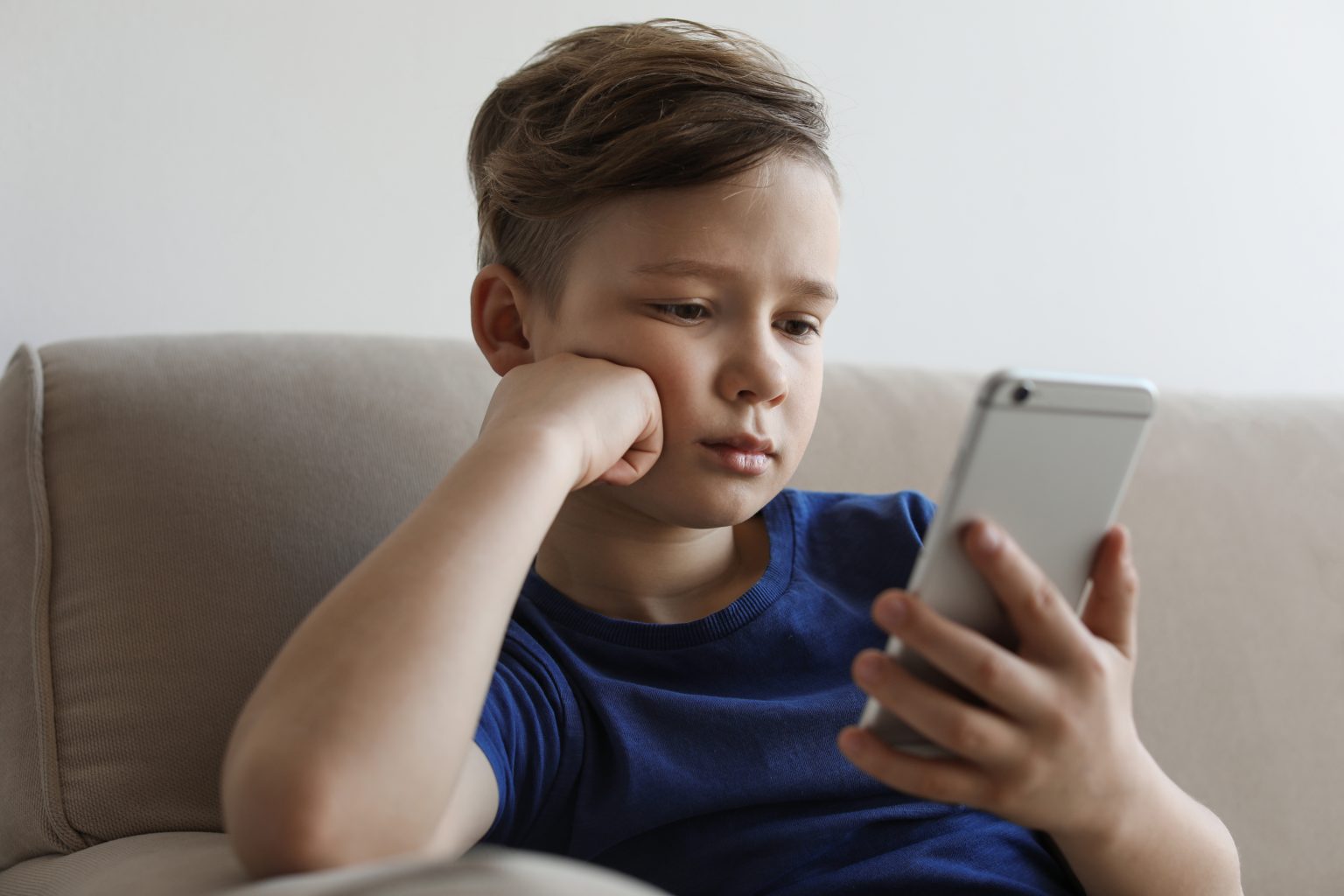 children-and-the-use-of-smartphones-1-1536x1024.jpeg