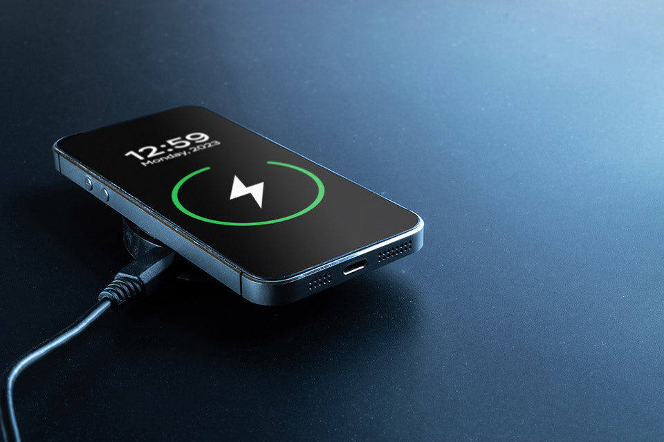 phone-charging-e8561130-d322-4593-a7e3-efbfba347f0f.jpg