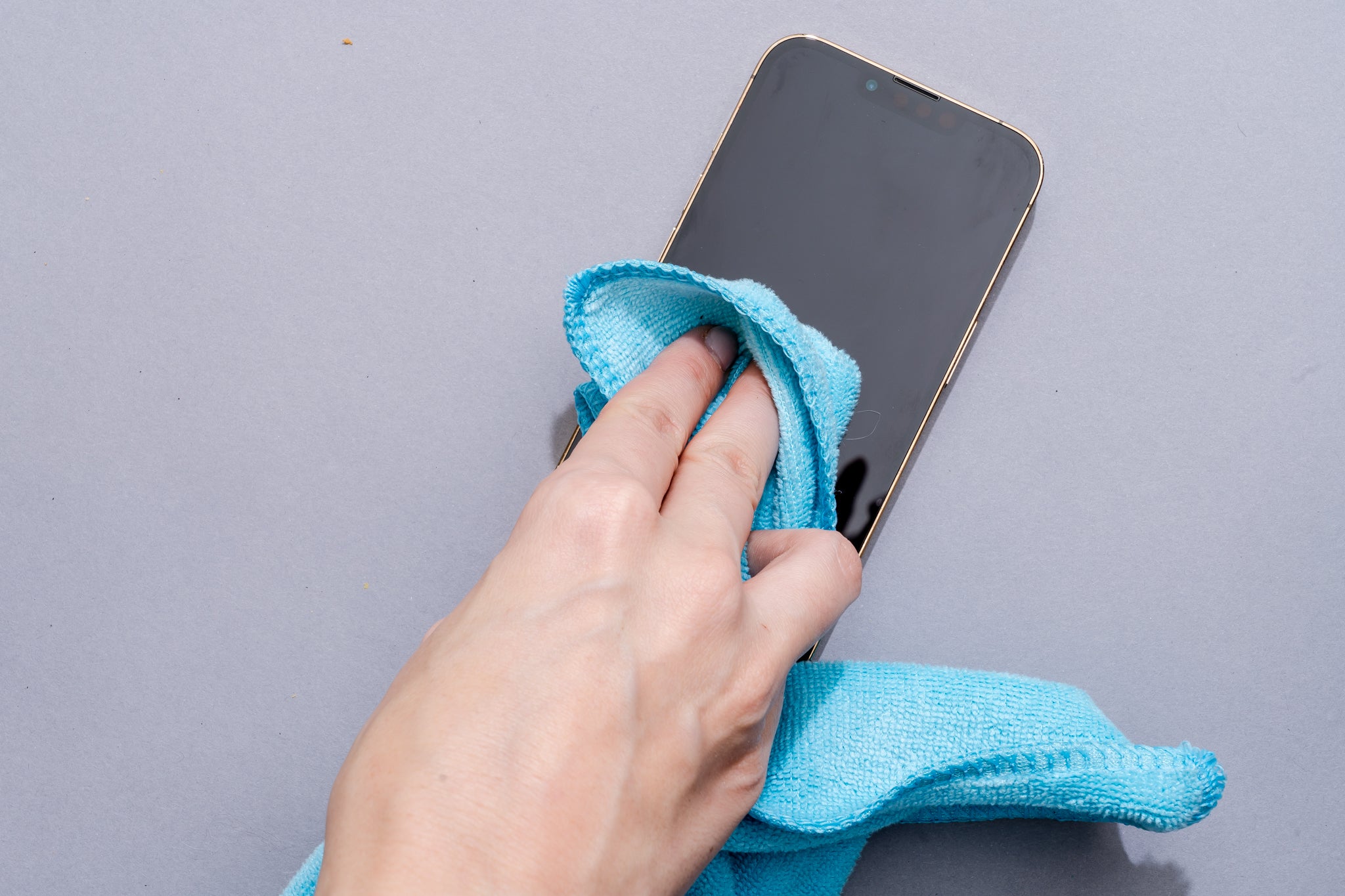 cleaneverything-phones-2048px-8160.jpg