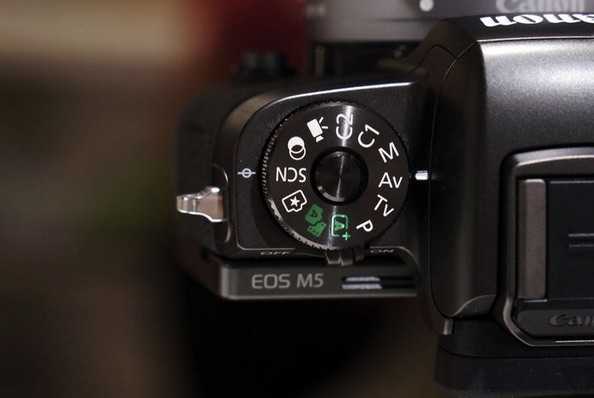 canon-eos-m5