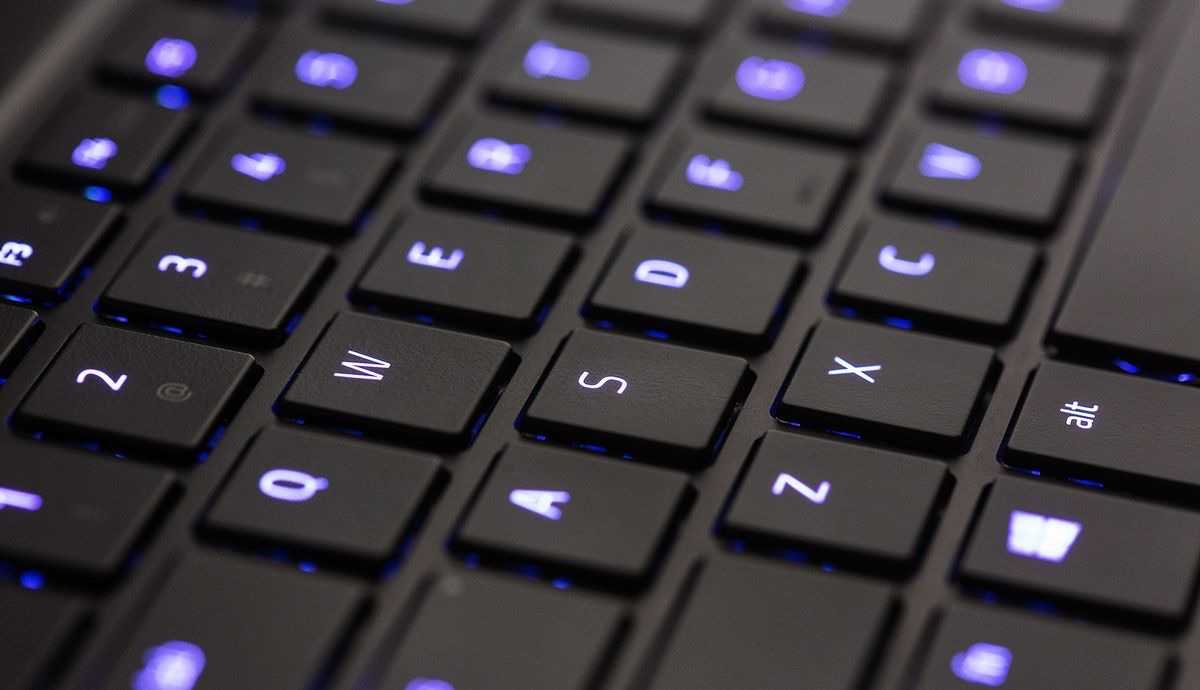 razer-blade-klavye